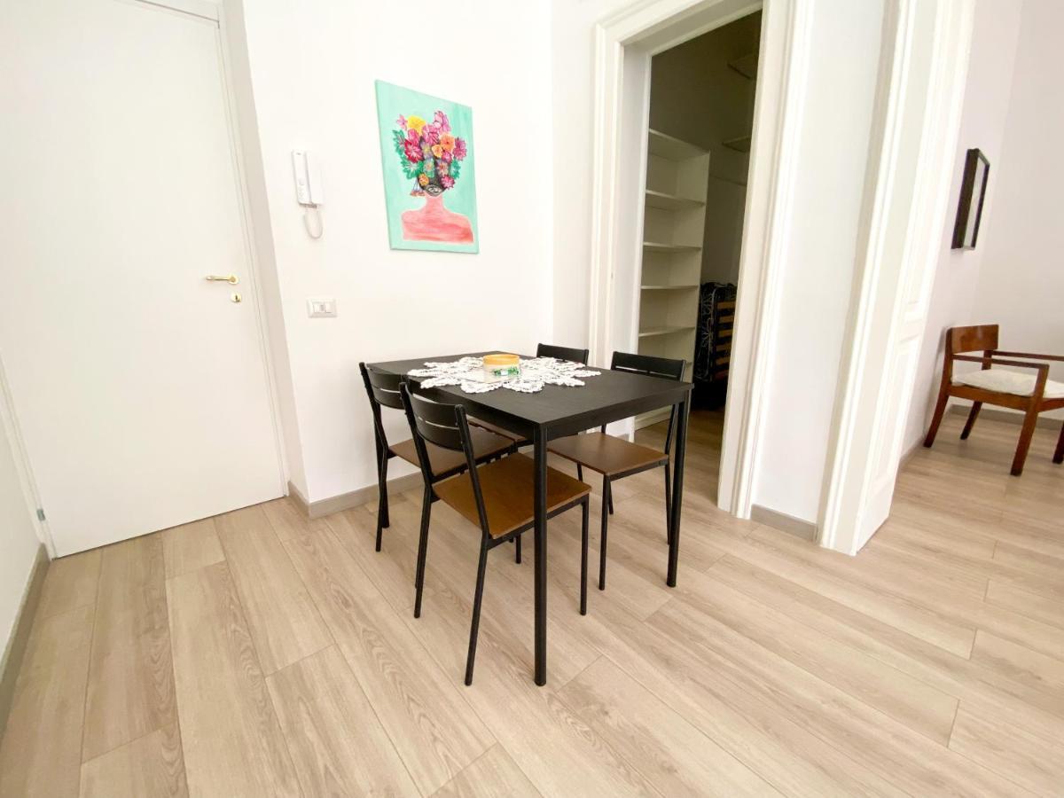 Le Casette Di Piazza Borsa Neapol Zewnętrze zdjęcie